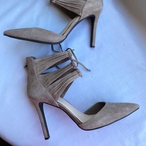 Jessica Simpson Closed Toe Heels 9.5